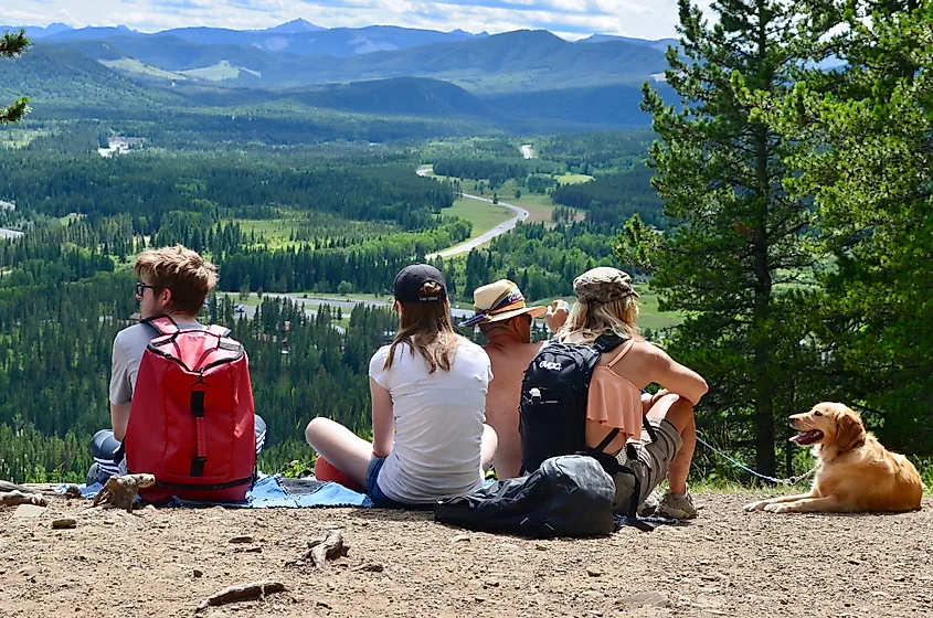 View from Fullerton Loop Trail in Bragg Creek. Image credit AIVRAD via Shutterstock