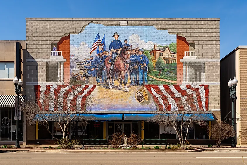  W.H.L. Wallace mural by artist G. Byron Peck in Ottawa, Illinois. Image: Eddie J. Rodriquez / Shutterstock.